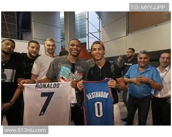 与足球明星亲密接触的瞬间记录我的难忘合影经历 与足球明星亲密接触的瞬间记录我的难忘合影经历