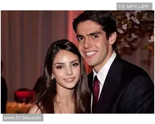 揭秘哪些足球明星在婚前选择同居生活的真实故事与背后原因 揭秘哪些足球明星在婚前选择同居生活的真实故事与背后原因